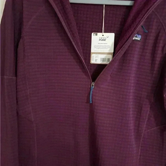 Patagonia Women,s R1 pullover - Picture 6 of 6